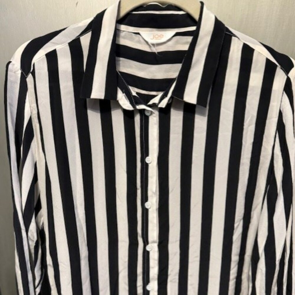 Silk blend Black & White Stripe button front blouse - Picture 9 of 16
